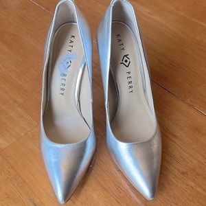 Women’s high heel pumps.